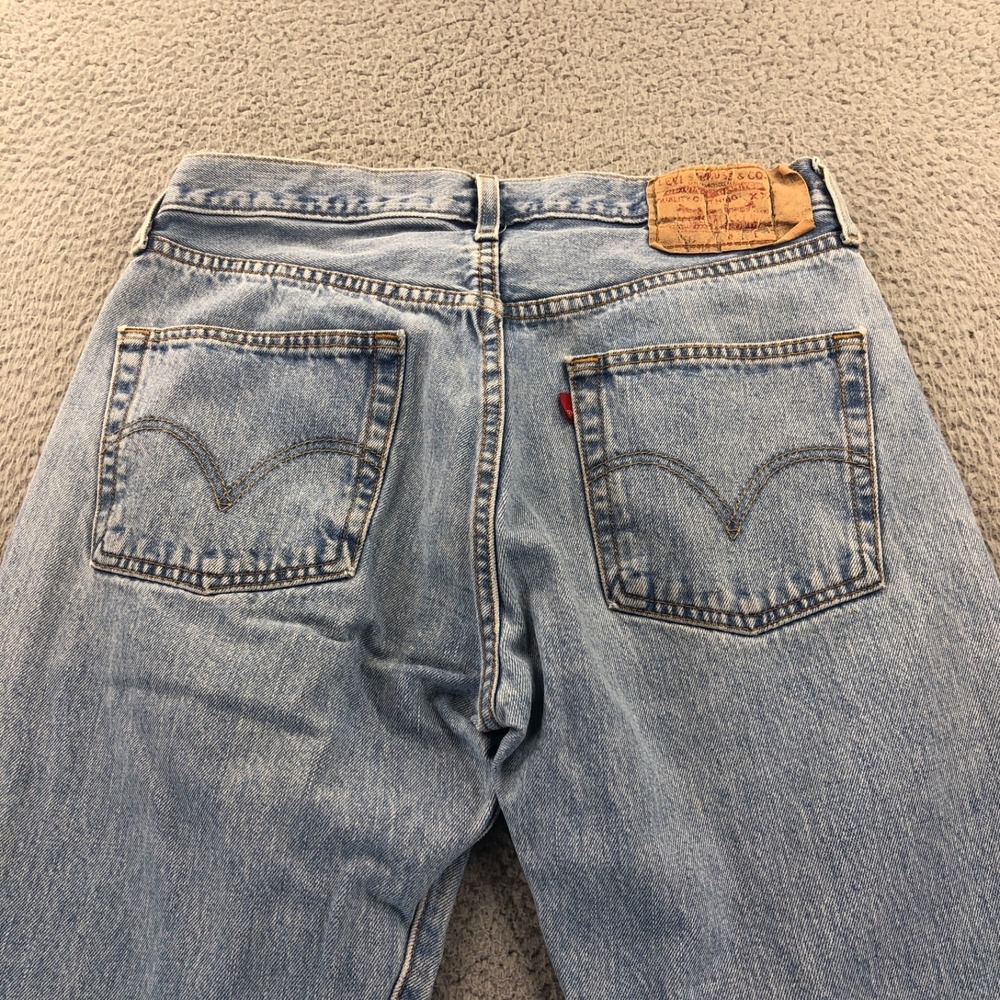 Vintage Levis Jeans Mens 31x32 Blue 501 Straight Leg Y2K Light Wash Classic 2006